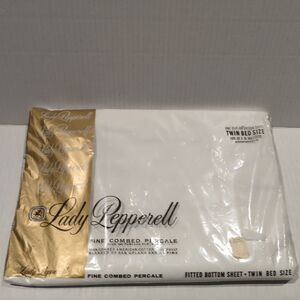 Vintage Lady Pepperell Twin Fitted Sheet White Cotton Percale Retro